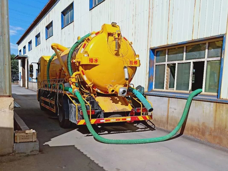 天津新村厂区化粪池清理